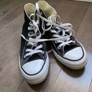 Womens black converse size 6 perfect condition